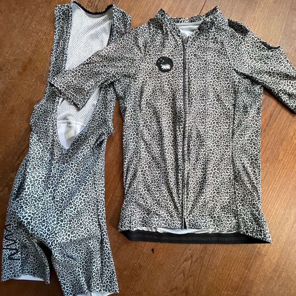 Women's Velocity "Big Cat" Cycling Kit by Wyn Republic (M)